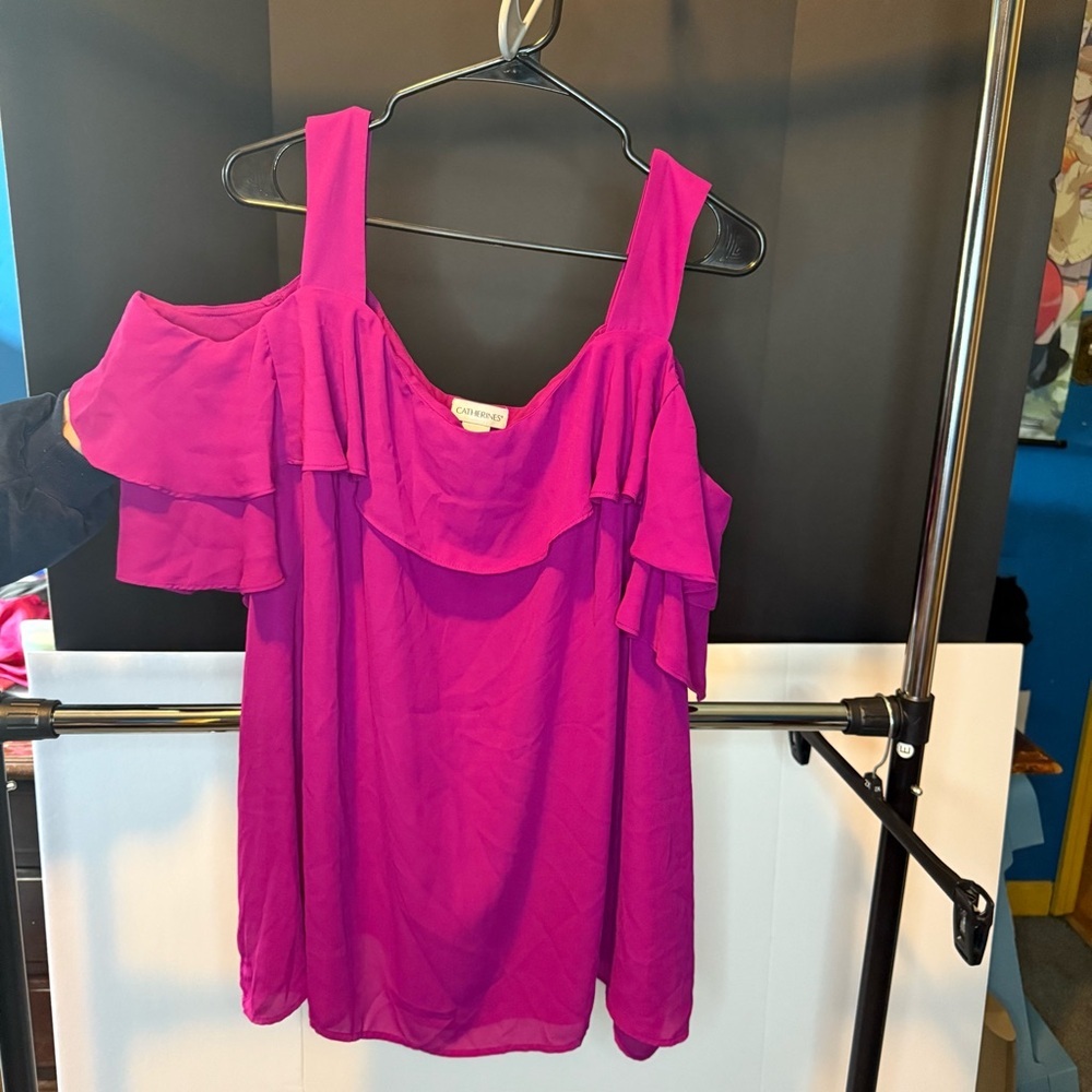 Catherines: Magenta Off-Shoulder Ruffle Top size 26 - Picture 4 of 7